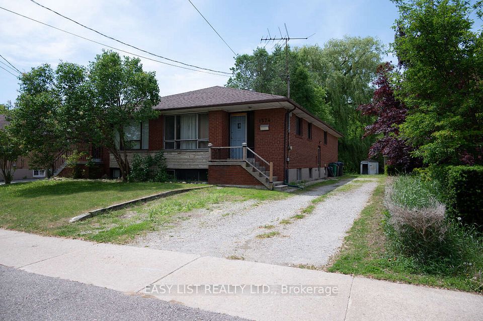 Semi-Detached  at 1574 Northmount Avenue, Mississauga, ON L5E 1Z1, Mississauga