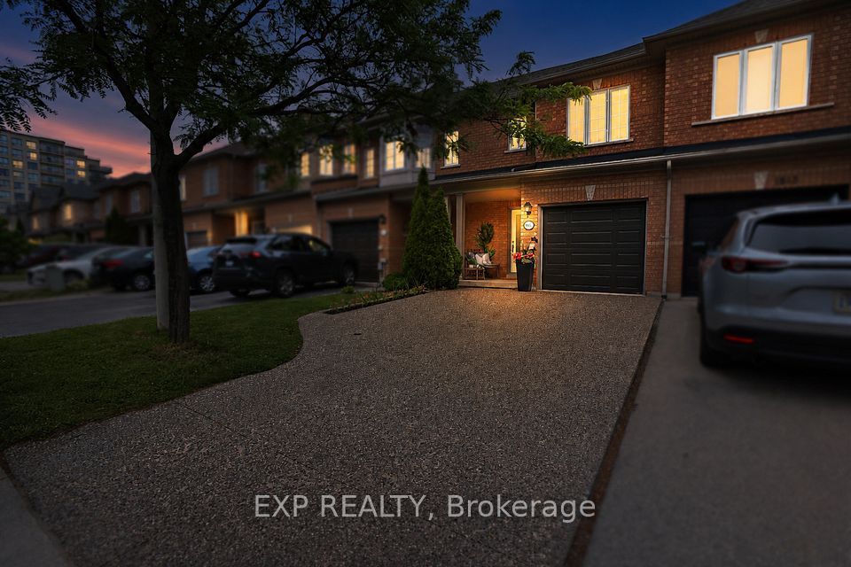 Att/Row/Townhouse at 1815 Mccoy Avenue, Burlington, ON L7L 7L8, Burlington