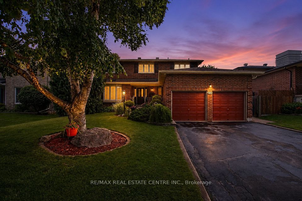 Detached at 819 Childs Drive, Milton, ON L9T 4H9, Milton