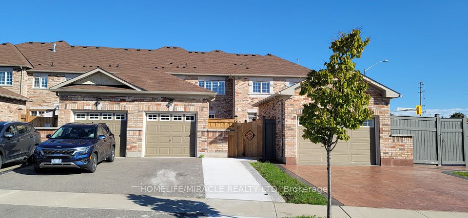 Att/Row/Townhouse at 74 Hatton Court, Brampton, ON L6Y 5T6, Brampton