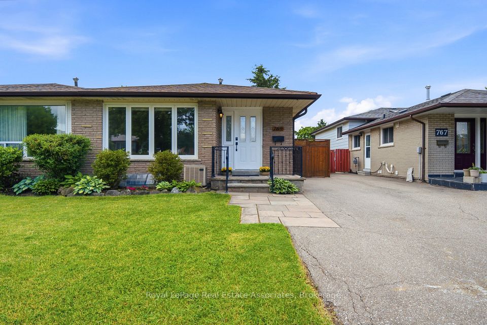 Semi-Detached  at 769 Eaglemount Crescent, Mississauga, ON L5C 1H2, Mississauga