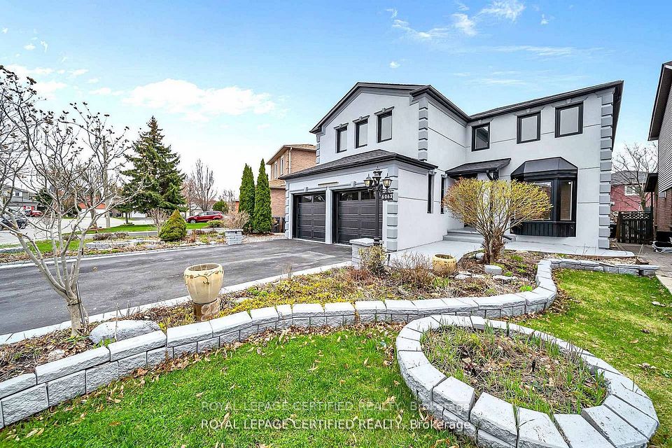 6062 Prairie Circle, Mississauga, ON L5N 5C5 at 6062 Prairie Circle, Mississauga, ON L5N 5C5, Mississauga, ON, L5N 5C5