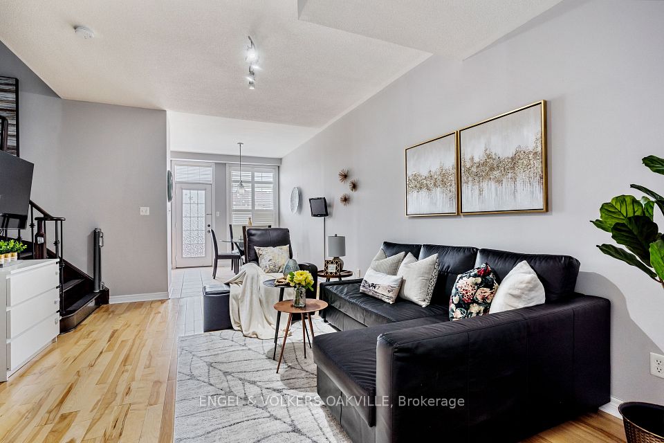 Att/Row/Townhouse at 72 Pefferlaw Circle, Brampton, ON L6Y 0L6, Brampton
