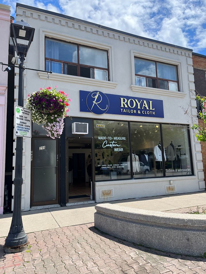 299 Lakeshore Road E, Mississauga, ON L5G 1H3