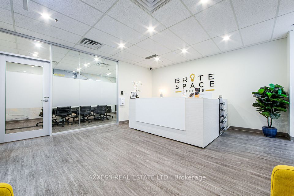30 Eglinton Avenue W 400/401, Mississauga, ON L5R 3E7