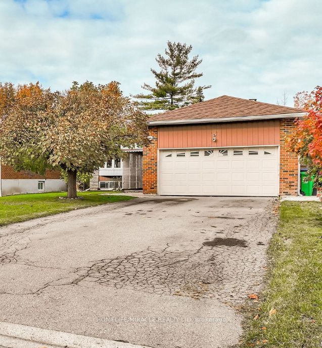 Detached at 61 Deerfield Crescent, Brampton, ON L6T 1K8, Brampton