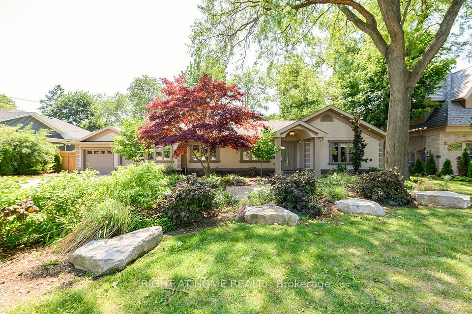 Detached at 176 Maplewood Road, Mississauga, ON L5G 2M6, Mississauga