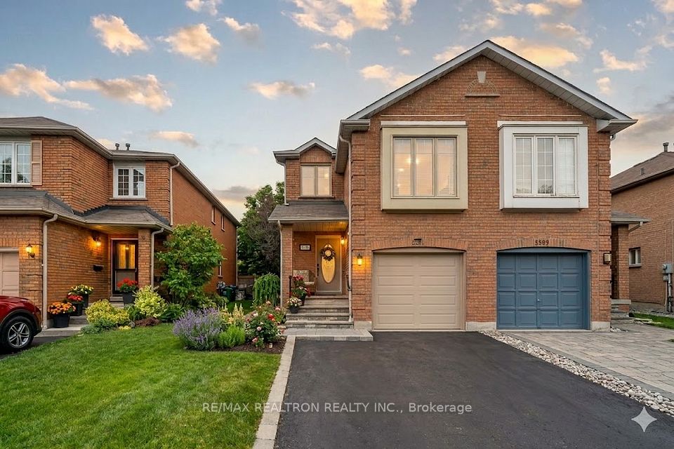 Semi-Detached  at 5591 Cosmic Crescent, Mississauga, ON L4Z 3S1, Mississauga