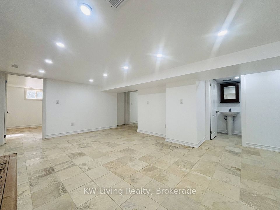 Detached at 2463 Camilla Road Lower, Mississauga, ON L5A 2K4, Mississauga