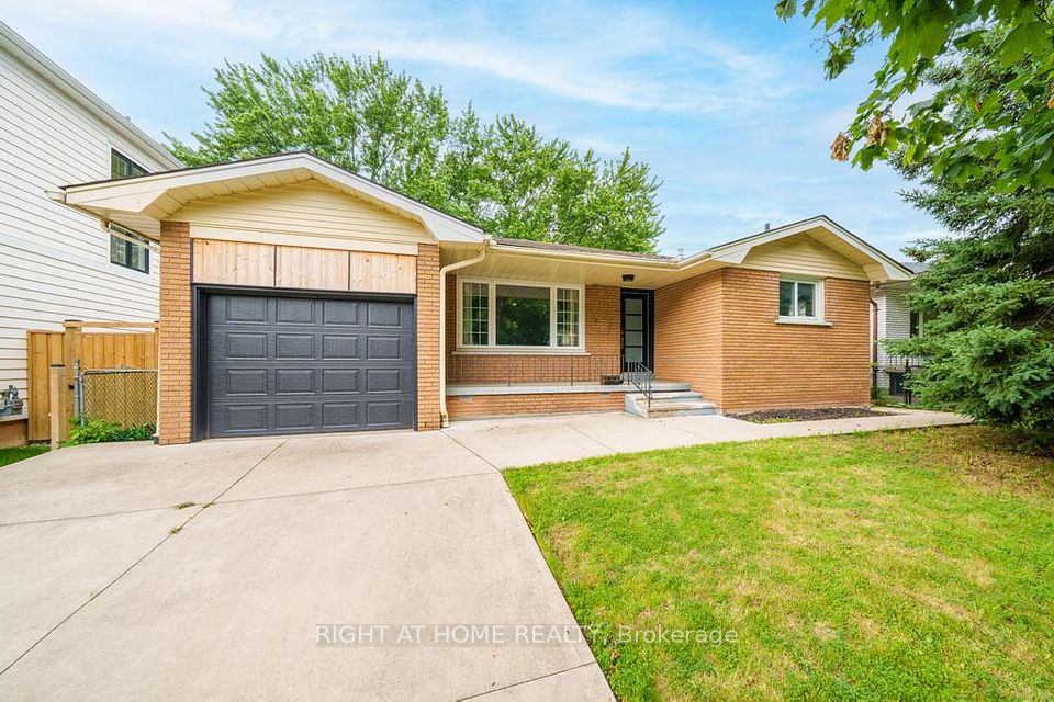 Detached at 662 Montego Crescent, Burlington, ON L7N 2Z1, Burlington