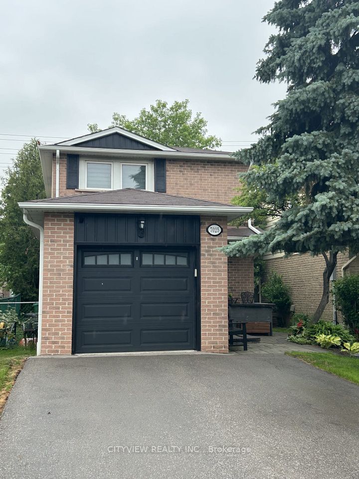 Detached at 7025 Hickling Crescent, Mississauga, ON L5N 5A6, Mississauga