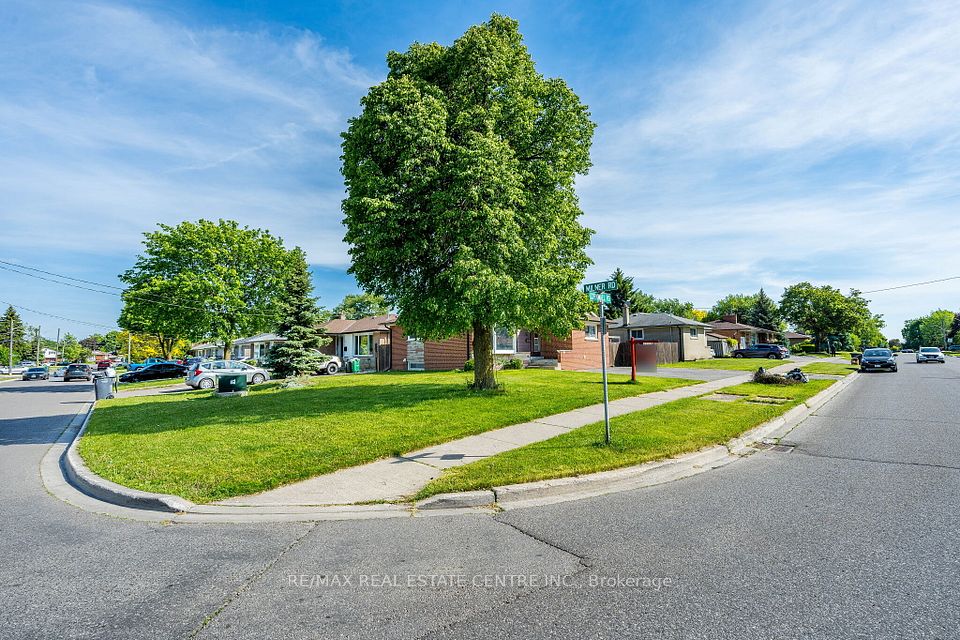 Detached at 2 Milner Road (Basement), Brampton, ON L6W 3A5, Brampton