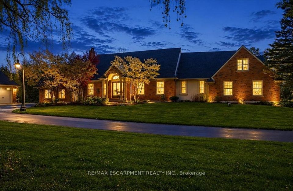 Detached at 1670 Medad Springs Court, Burlington, ON L8P 0B7, Burlington