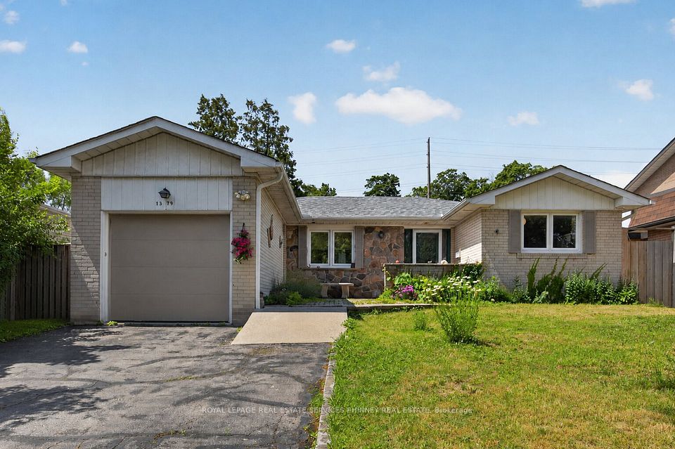 Detached at 1379 Tyneburn Crescent, Mississauga, ON L4X 1P6, Mississauga
