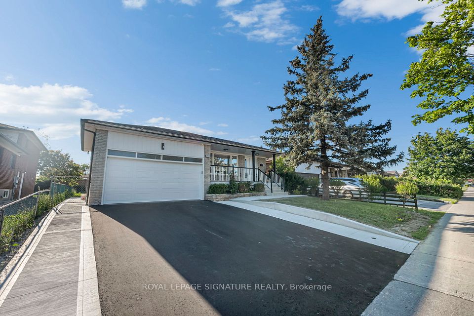 Detached at 3263 Morning Star Drive, Mississauga, ON L4T 1X6, Mississauga