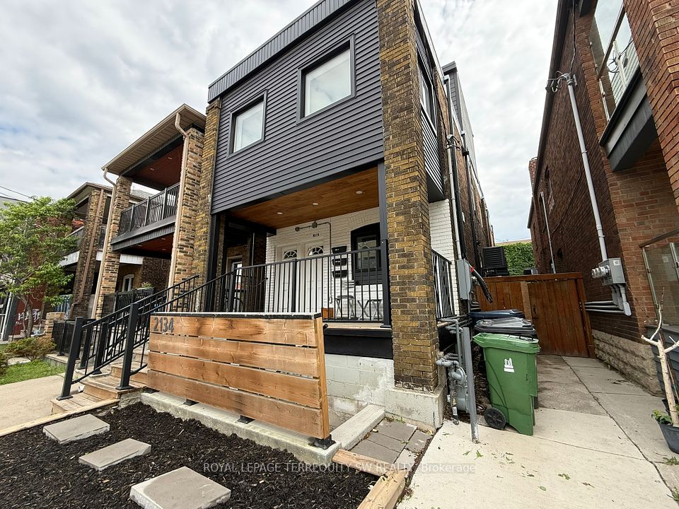 2134 Dundas Street W 1 Lower, Toronto, ON M6R 1X2