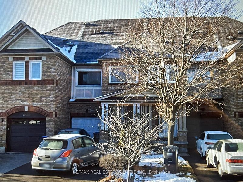 Att/Row/Townhouse at 6850 Dillingwood Drive, Mississauga, ON L5N 6Z9, Mississauga