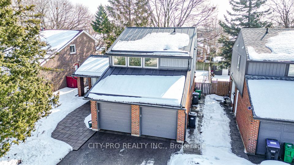 Detached at 2848 Windwood Drive, Mississauga, ON L5N 1W6, Mississauga