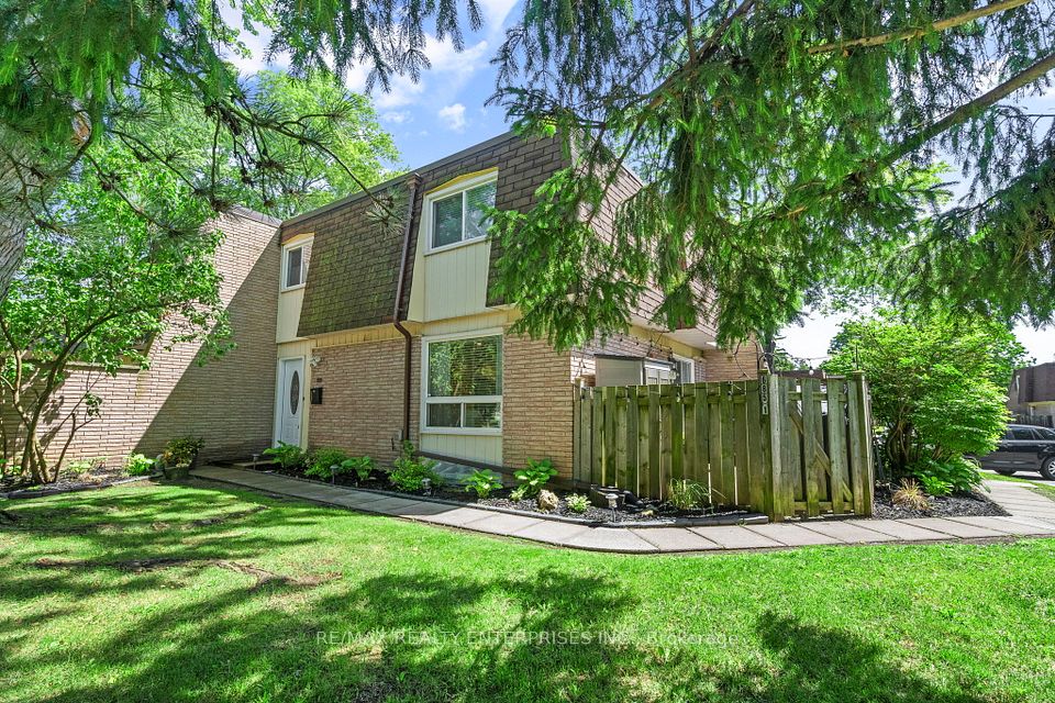 685 Francis Road 1, Burlington, ON L7T 3X6 at 685 Francis Road 1, Burlington, ON L7T 3X6, Burlington, ON, L7T 3X6