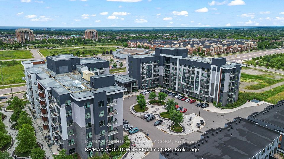Condo Apartment at 102 Grovewood Common N/A 121, Oakville, ON L6H 0X2, Oakville