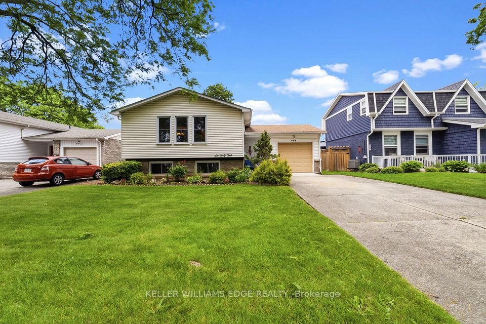 Detached at 644 LOMOND Crescent, Burlington, ON L7L 2N9, Burlington