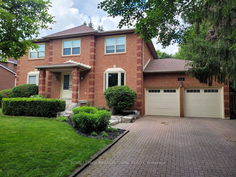 Detached at 13 Mckee Drive, Caledon, ON L7C 1G8, Caledon