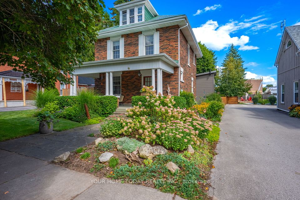 Detached at 17 Park Avenue, Halton Hills, ON L7J 1Y3, Halton Hills