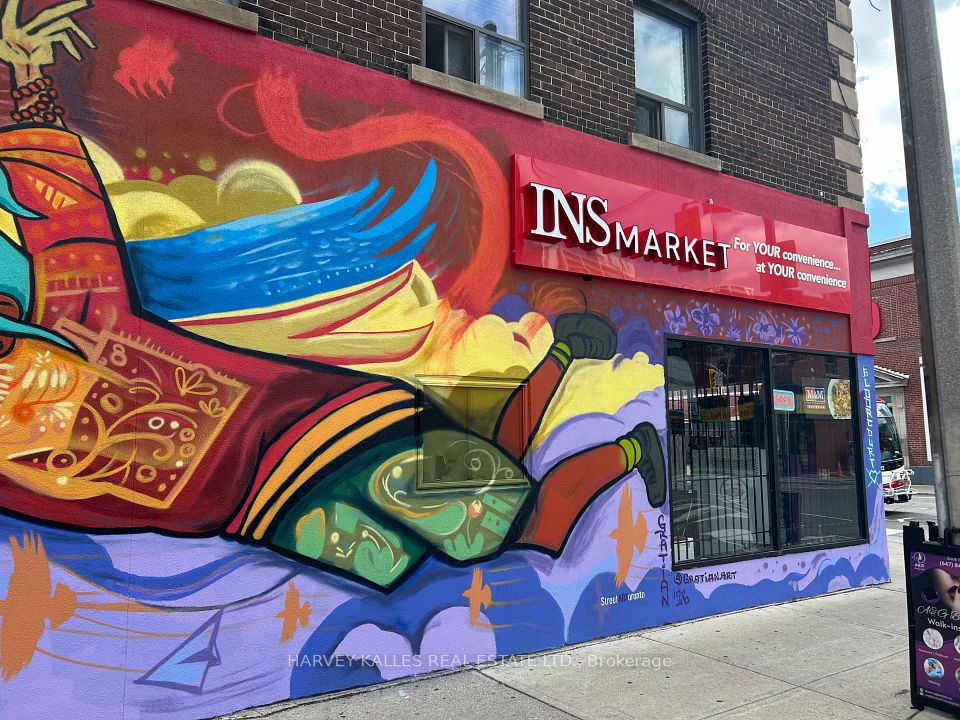 978 Bloor Street, Toronto W02, ON M6H 2X1