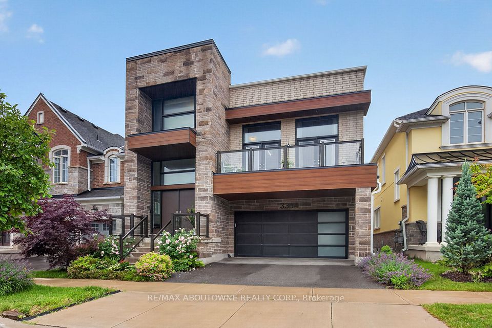 Detached at 3364 Vernon Powell Drive, Oakville, ON L6H 0Y3, Oakville