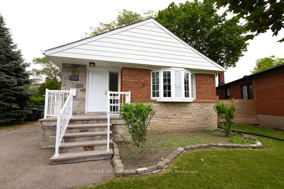 Detached at 25 Allonsius Drive Main, Toronto W08, ON M9C 3N4, Toronto W08