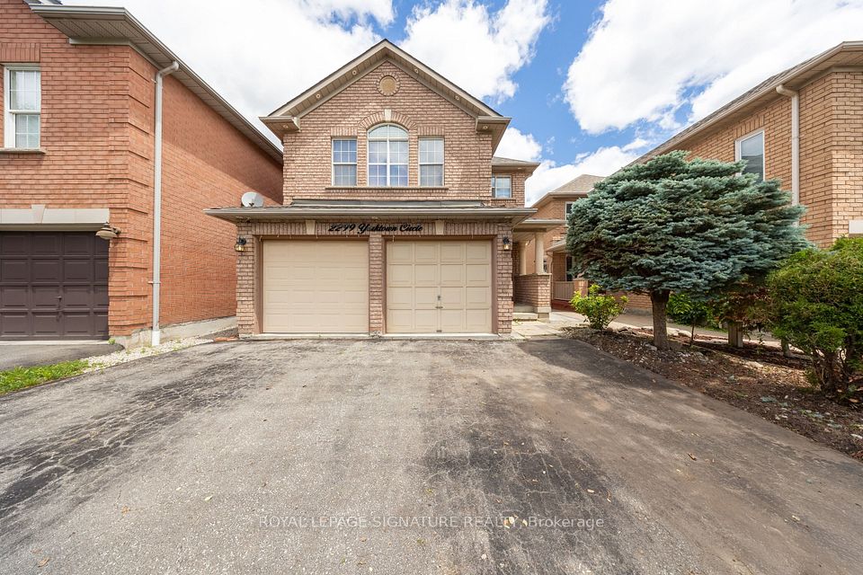 Detached at 2299 Yorktown Circle, Mississauga, ON L5M 5Y1, Mississauga