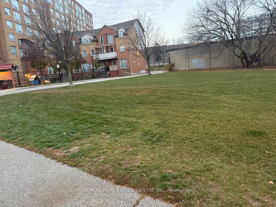 W/S keele st, Toronto, ON M6N 3E9 at W/S keele st, Toronto, ON M6N 3E9, Toronto W04, ON, M6N 3E9