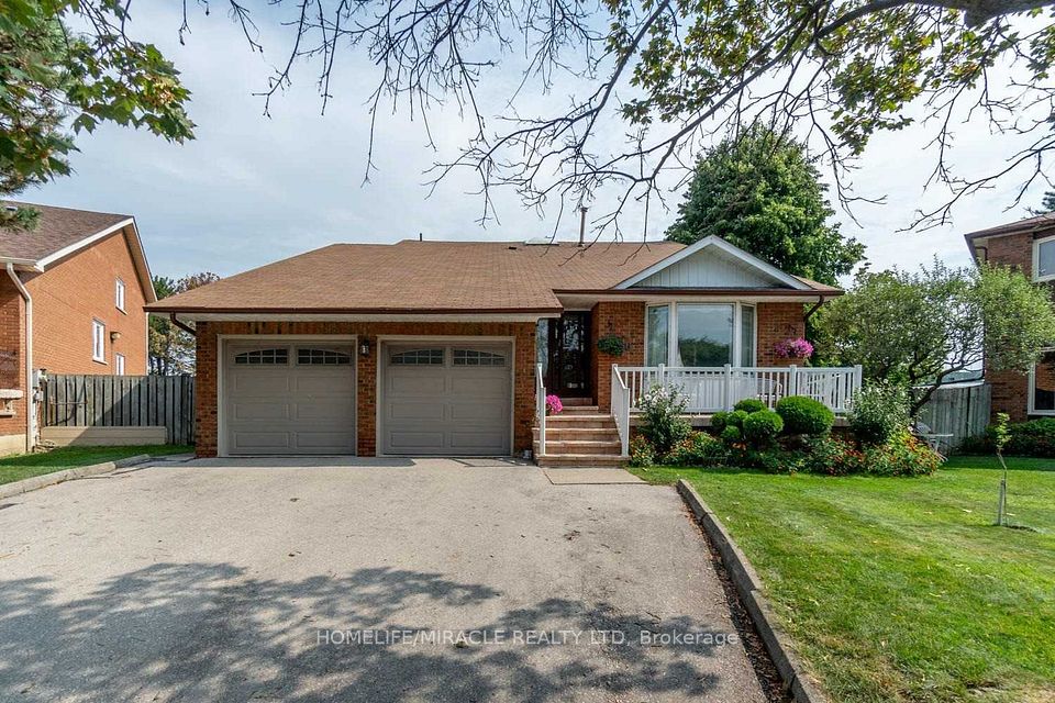 Detached at 850 Chippenham Drive, Mississauga, ON L5H 3S7, Mississauga
