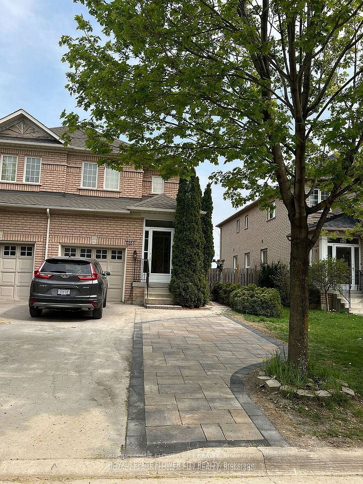 Semi-Detached  at 7227 Para Place Basement, Mississauga, ON L5W 1K4, Mississauga