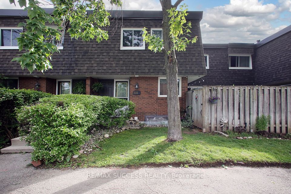 Condo Townhouse at 591 Timber Lane 591, Burlington, ON L7L 4B1, Burlington
