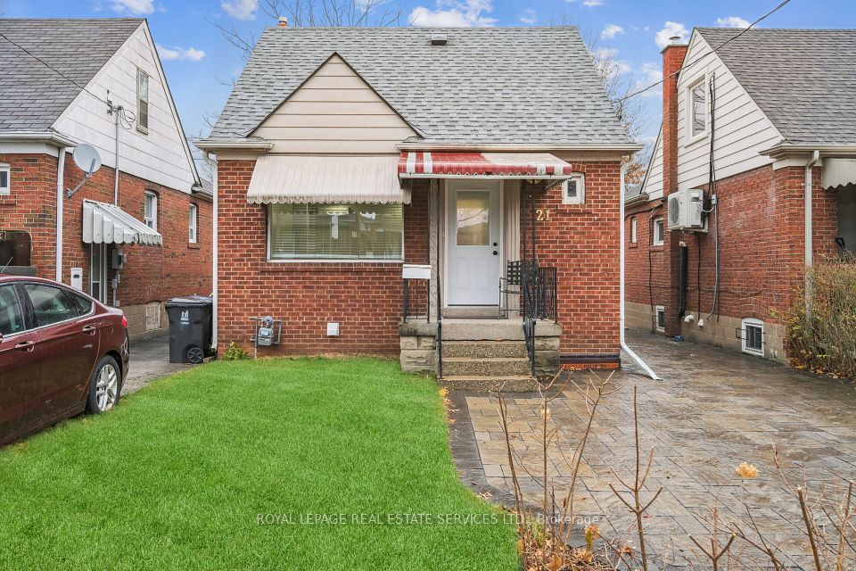 Detached at 21 Holbrooke Avenue, Toronto W07, ON M8Y 3B1, Toronto W07
