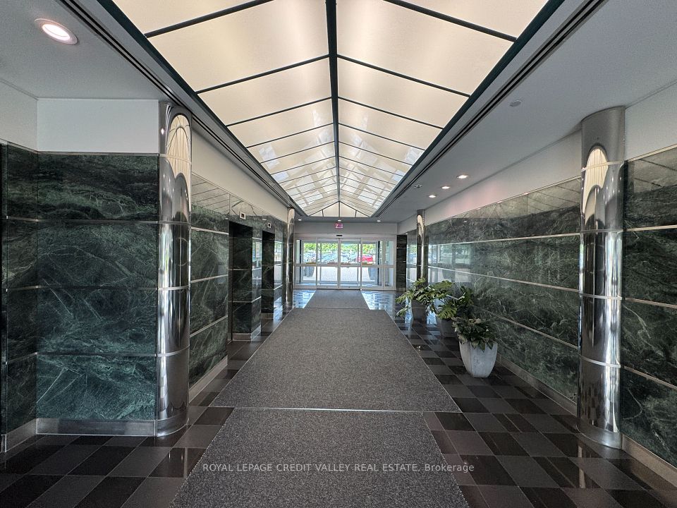 2800 Skymark Avenue 205B, Mississauga, ON L4W 5A6