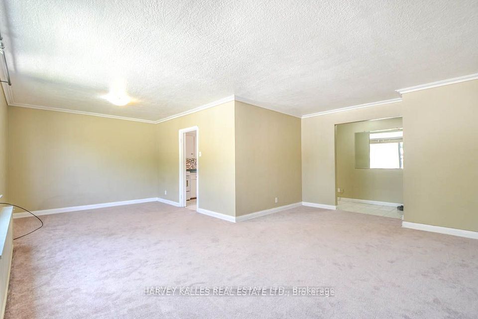 90 Trethewey Drive, Toronto W04, ON M6M 4B4
