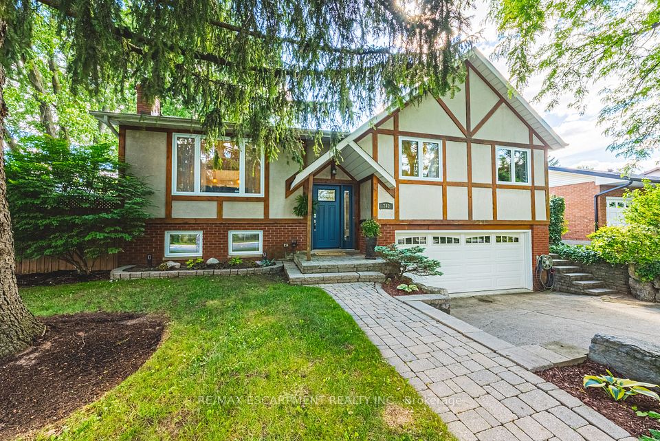 Detached at 742 Francis Road, Burlington, ON L7T 4A3, Burlington
