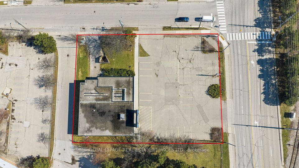61 Queen Street N, Mississauga, ON L5N 1A2