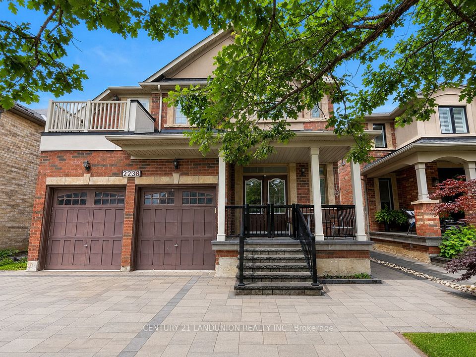 Detached at 2238 Gladacres Lane, Oakville, ON L6M 0G3, Oakville