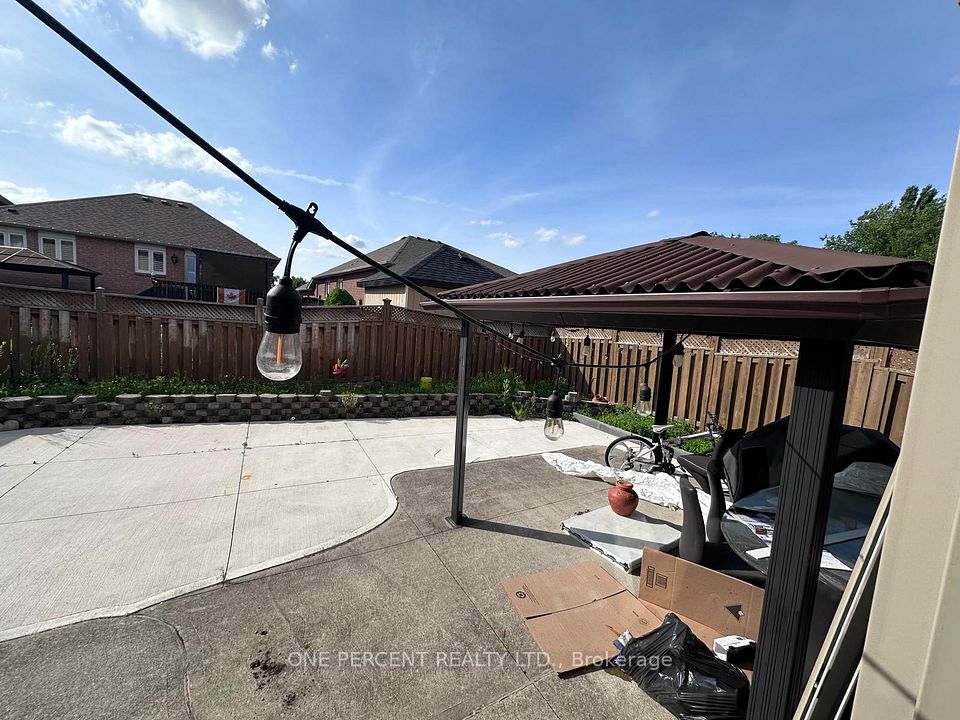 Detached at 15 Beaverhall Road, Brampton, ON L6X 4L3, Brampton