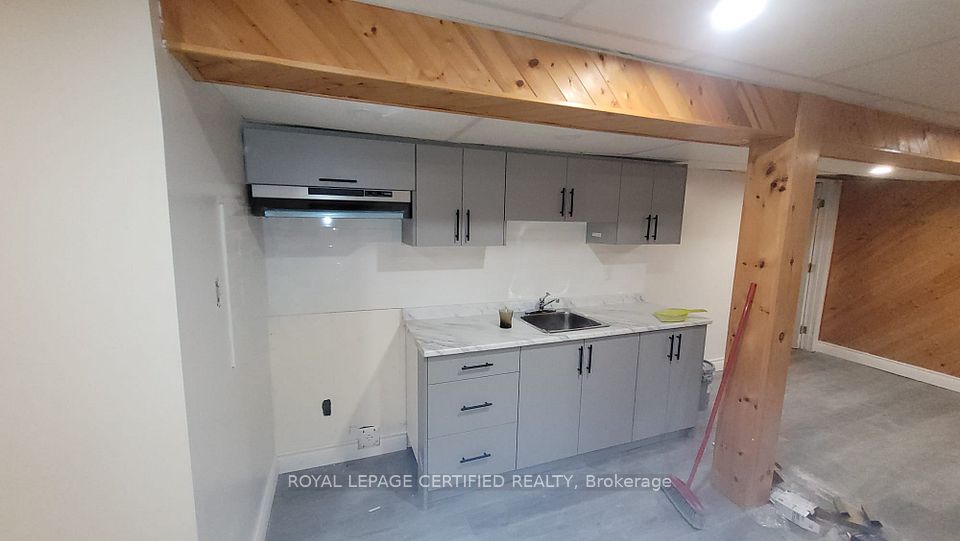 Lower Level at 6486 Edenwood Drive, Mississauga, ON L5N 3K1, Mississauga
