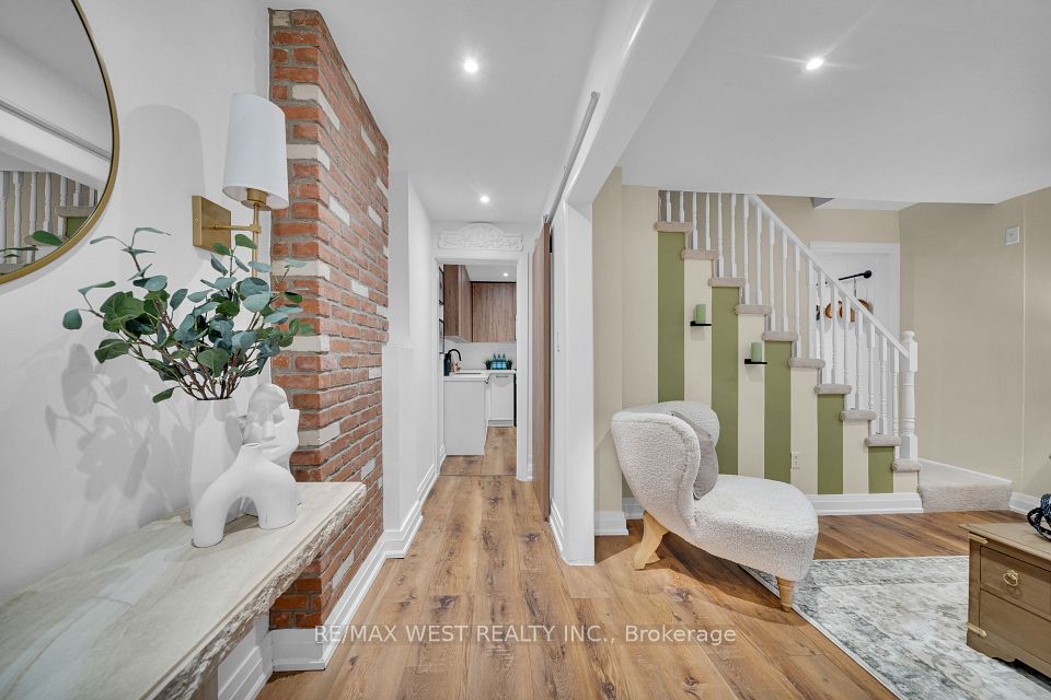 Att/Row/Townhouse at 259 Sixth Street, Toronto, ON M8V 3A8, Toronto W06