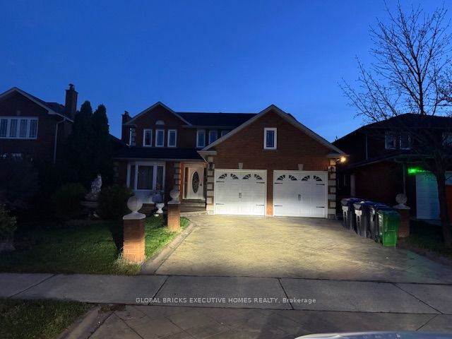 Detached at 4562 Penhallow Road, Mississauga, ON L5V 1E8, Mississauga