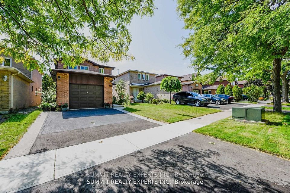 Detached at 95 Muirland Crescent, Brampton, ON L6X 4G3, Brampton