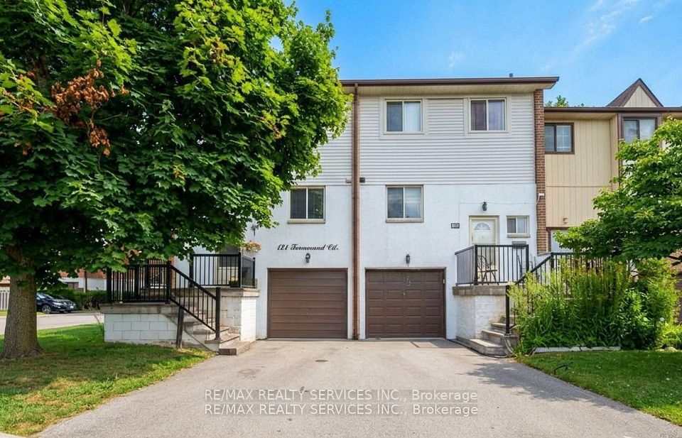 Condo Townhouse at 124 Baronwood Court 124, Brampton, ON L6V 3H7, Brampton