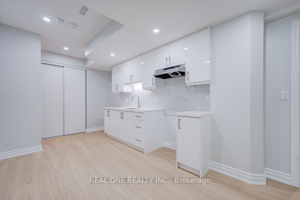 Detached at 1204 Onyx (Lower Level) Trail, Oakville, ON L6H 7G1, Oakville