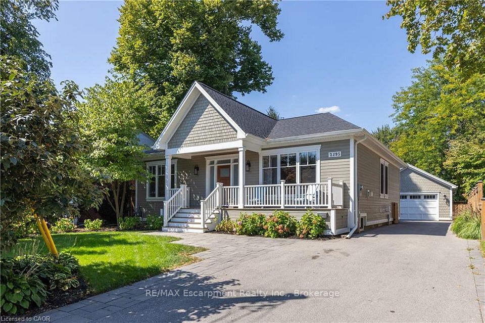 2195 Courtland Drive, Burlington, ON L7R 1S2 at 2195 Courtland Drive, Burlington, ON L7R 1S2, Burlington, ON, L7R 1S2