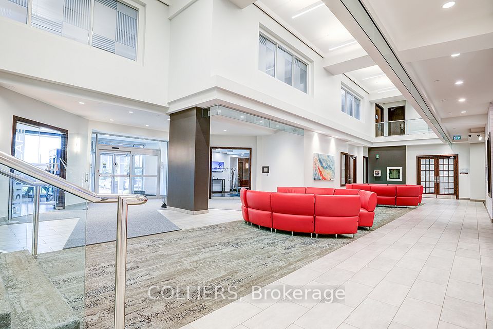 5420 North Service Road 200, Burlington, ON L7L 6W6